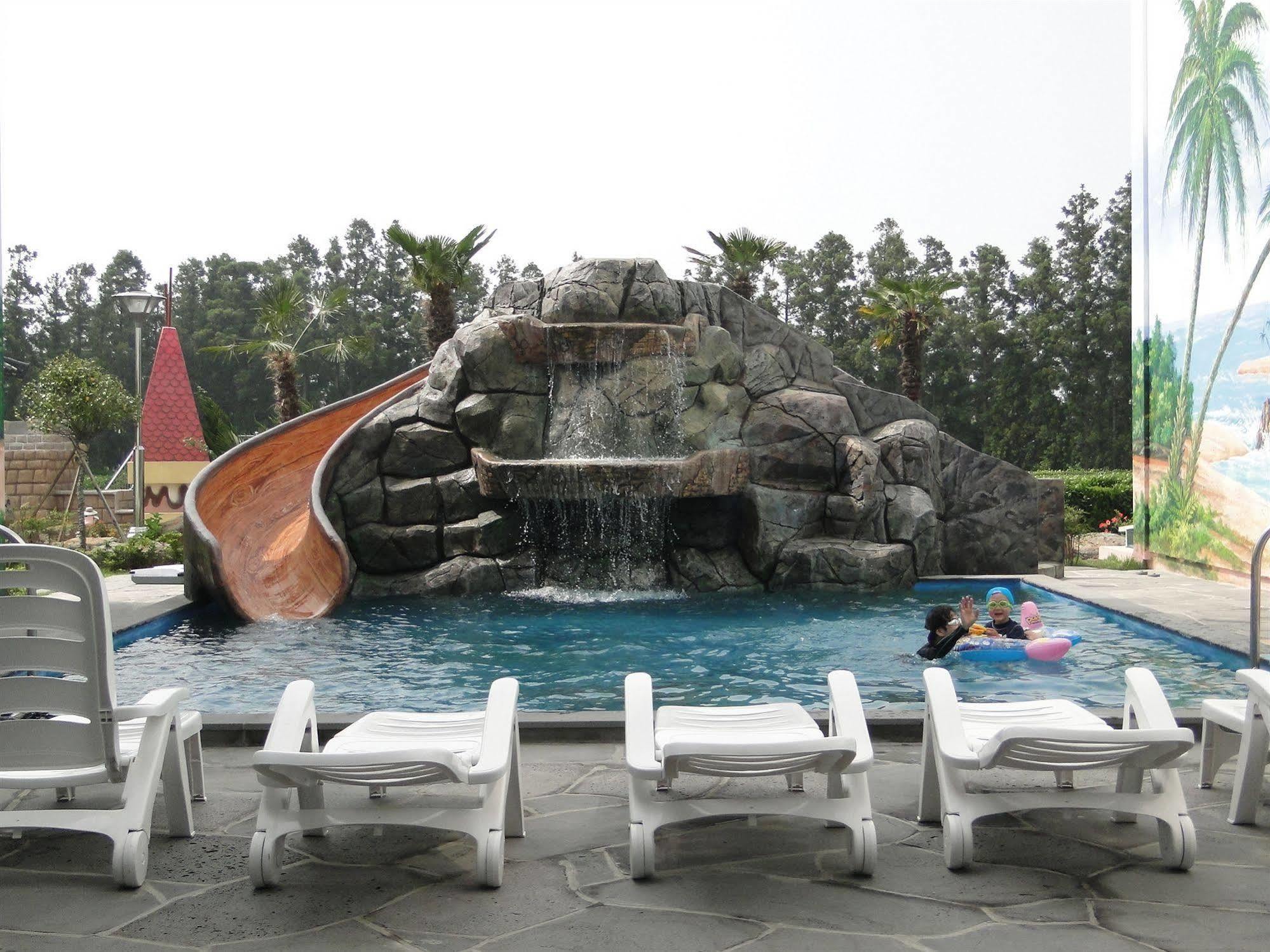 The Seri Resort Seogwipo Exterior photo